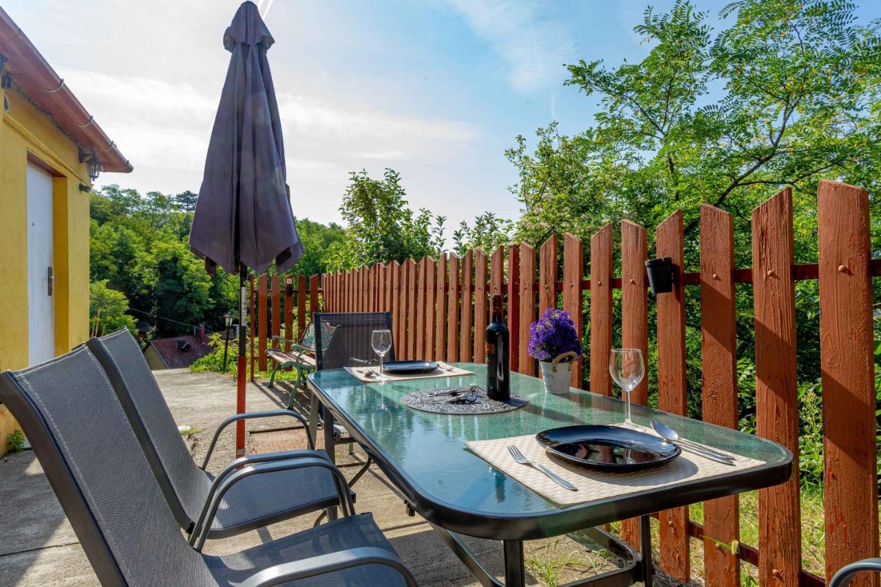 Panorama Apartmanhaz Esztergom Exterior photo
